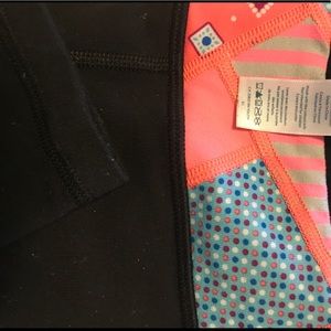 Iviva cropped leggings size 10 kids.